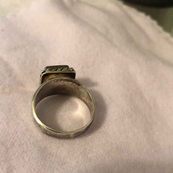 925 Beautiful Ring Size 8 - Picture 2 of 4